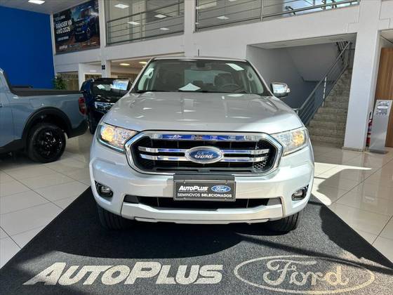 FORD RANGER 3.2 XLT 4X4 CD 20V DIESEL 4P AUTOMÁTICO FORD RANGER 3.2 XLT 4X4 CD 20V DIESEL 4P AUTOMÁTICO